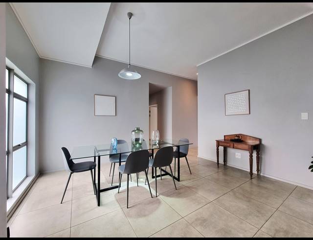 3 BEDROOM APARTMENT TO LET IN OAKLANDS
